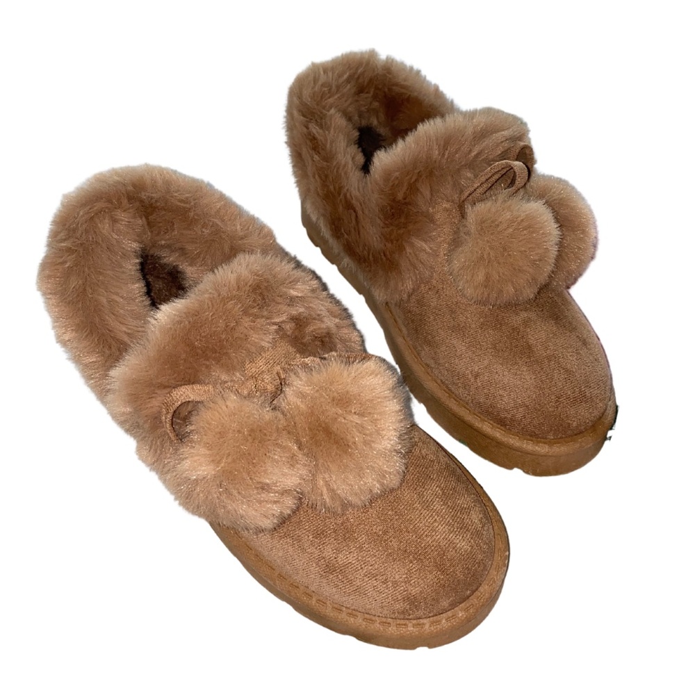 LOW TOP MOCCASIN SHOES